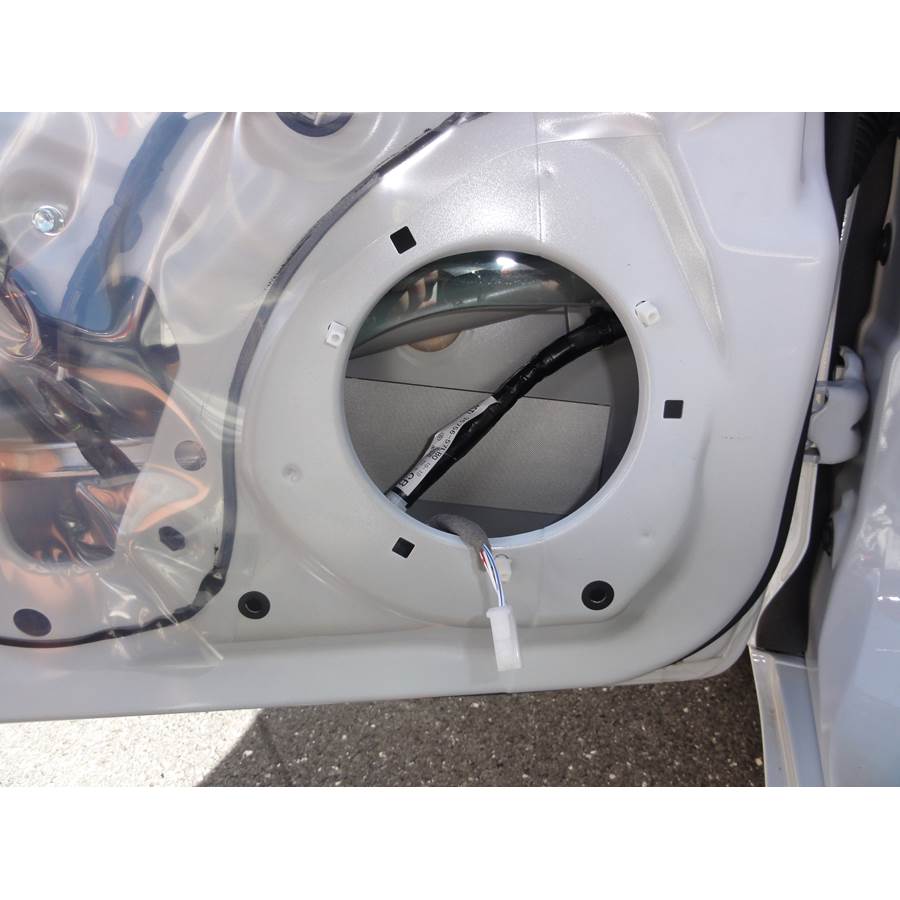 2011 Suzuki Kizashi Front door woofer removed