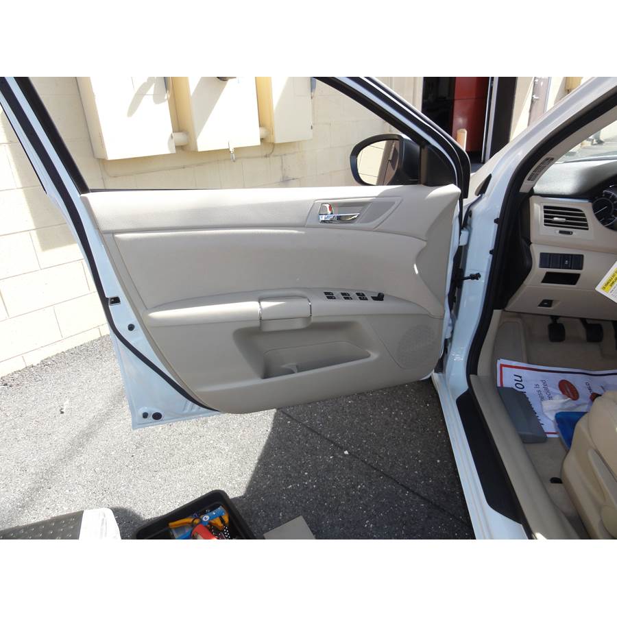 2012 Suzuki Kizashi Front door speaker location