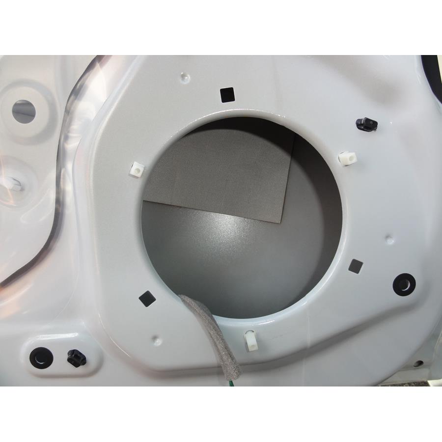 2013 Suzuki Kizashi Rear door speaker removed