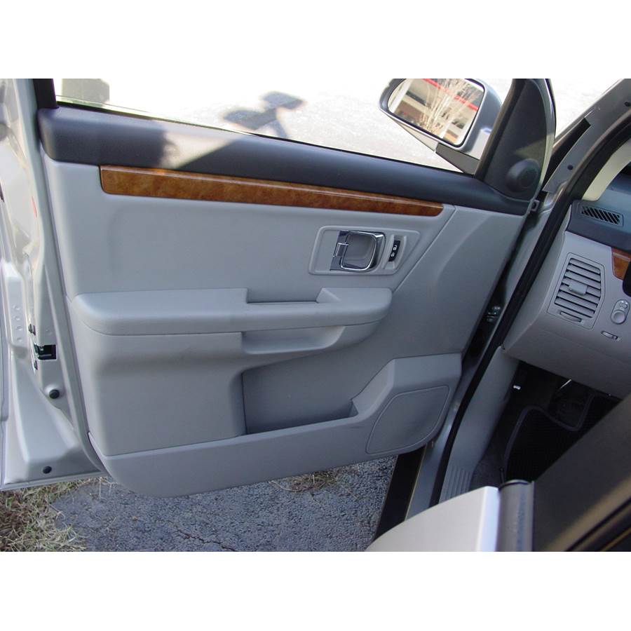 2007 Suzuki XL-7 Front door speaker location