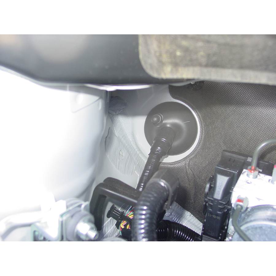 2011 Suzuki SX4 Firewall access