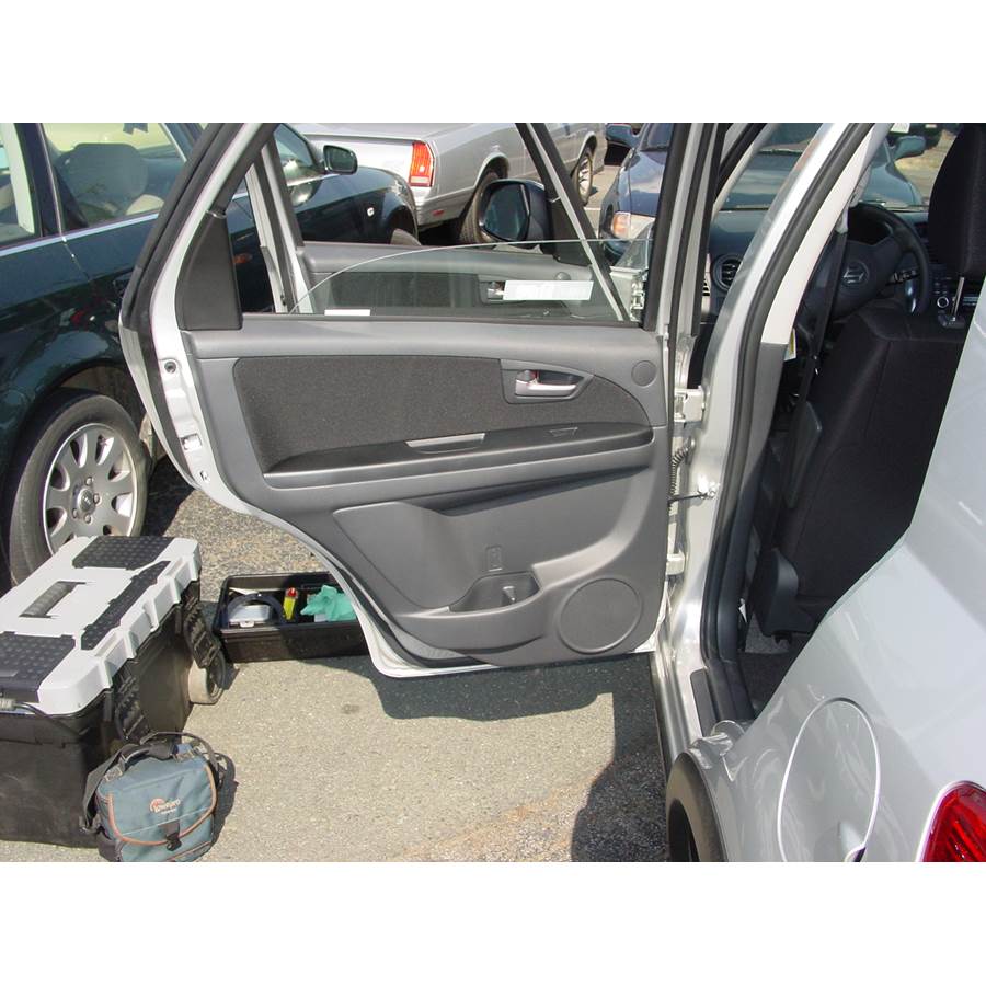2007 Suzuki SX4 Rear door speaker location
