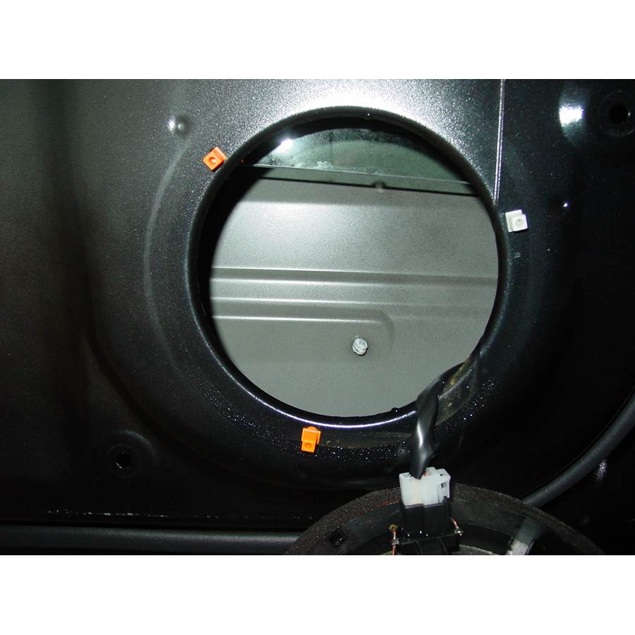 2009 Suzuki Grand Vitara Front door woofer removed