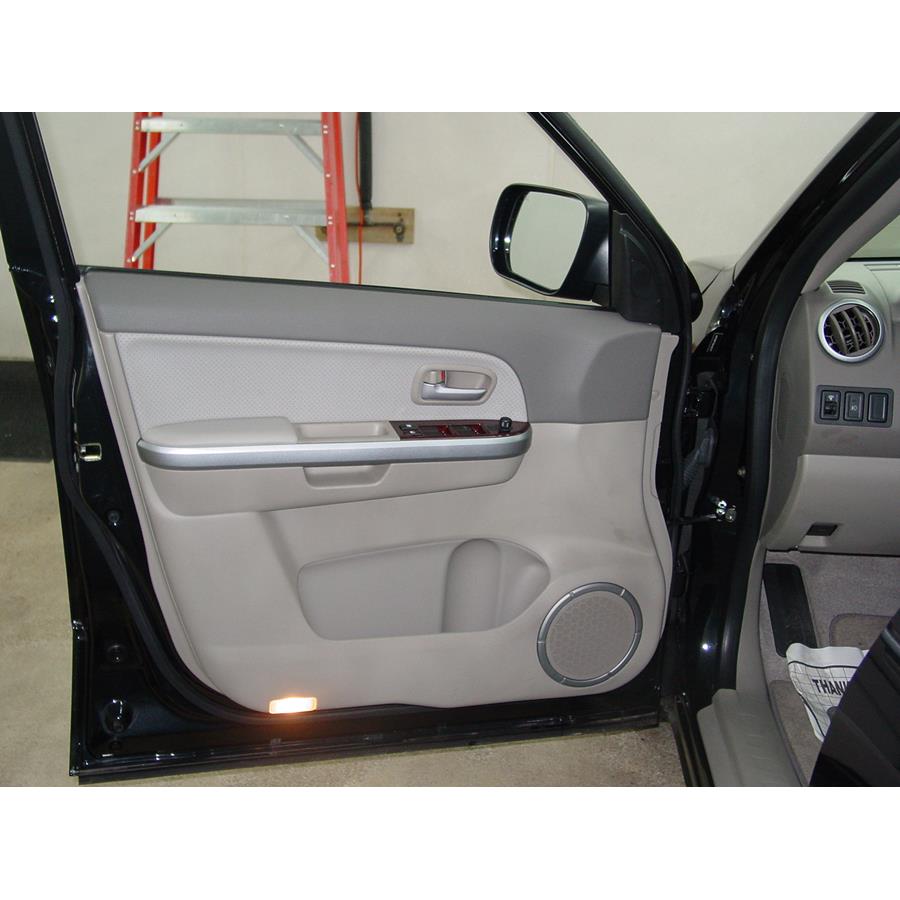 2010 Suzuki Grand Vitara Front door speaker location