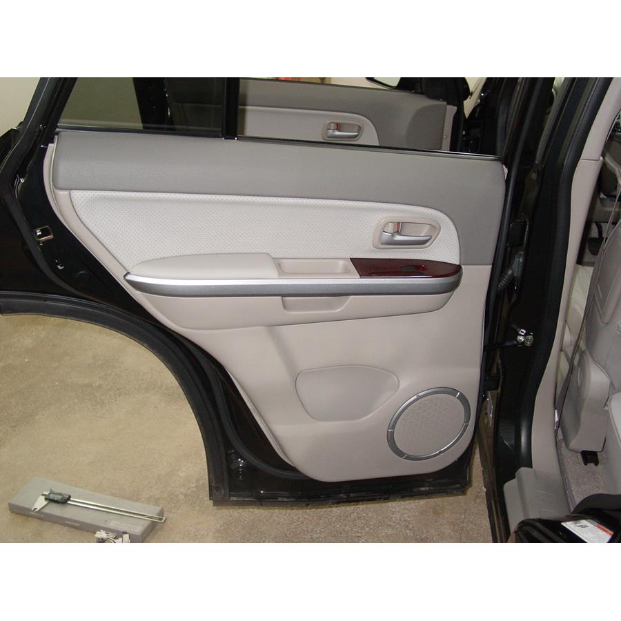2013 Suzuki Grand Vitara Rear door speaker location