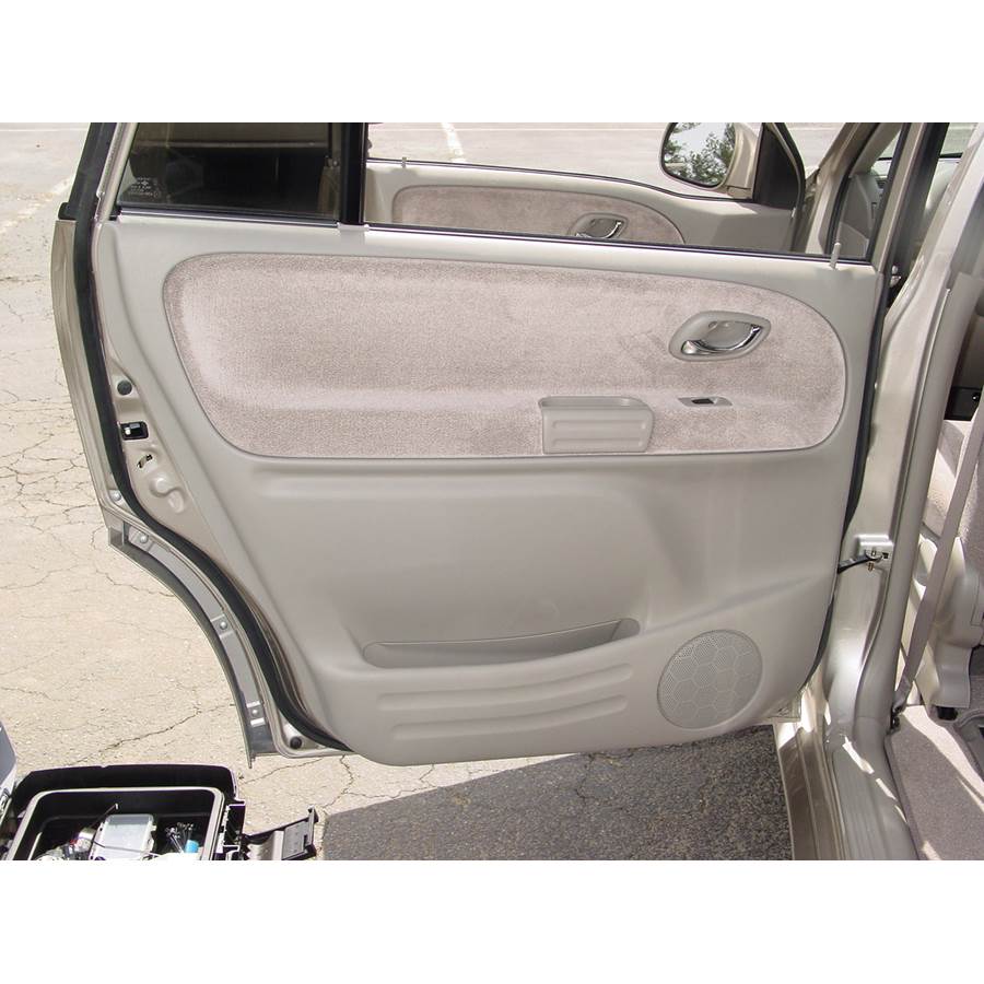 2003 Suzuki XL-7 Rear door speaker location