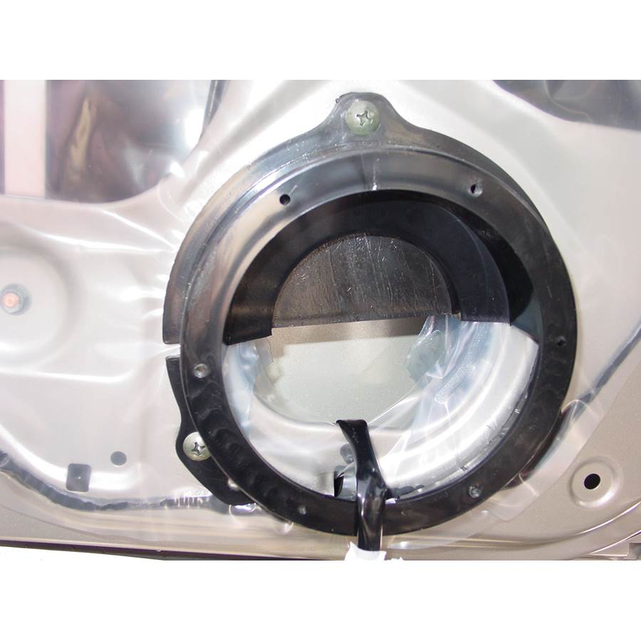 2003 Suzuki XL-7 Rear door speaker removed