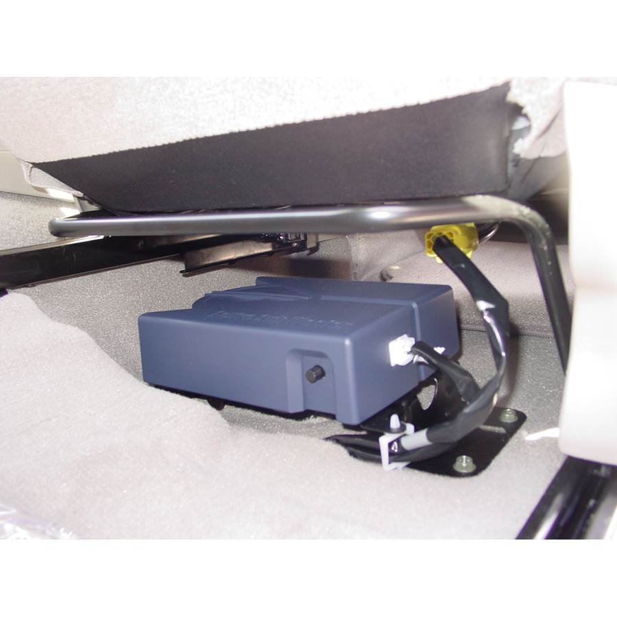 2003 Suzuki XL-7 Under front seat speaker location