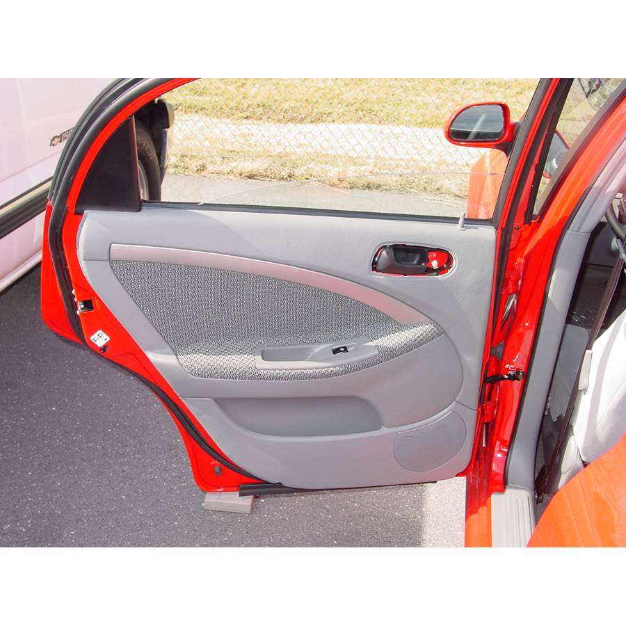 2007 Suzuki Reno Rear door speaker location