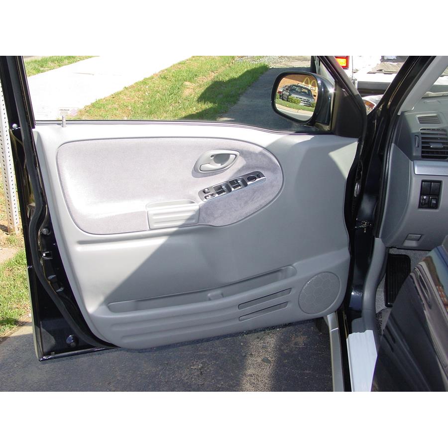 2005 Suzuki Grand Vitara Front door speaker location