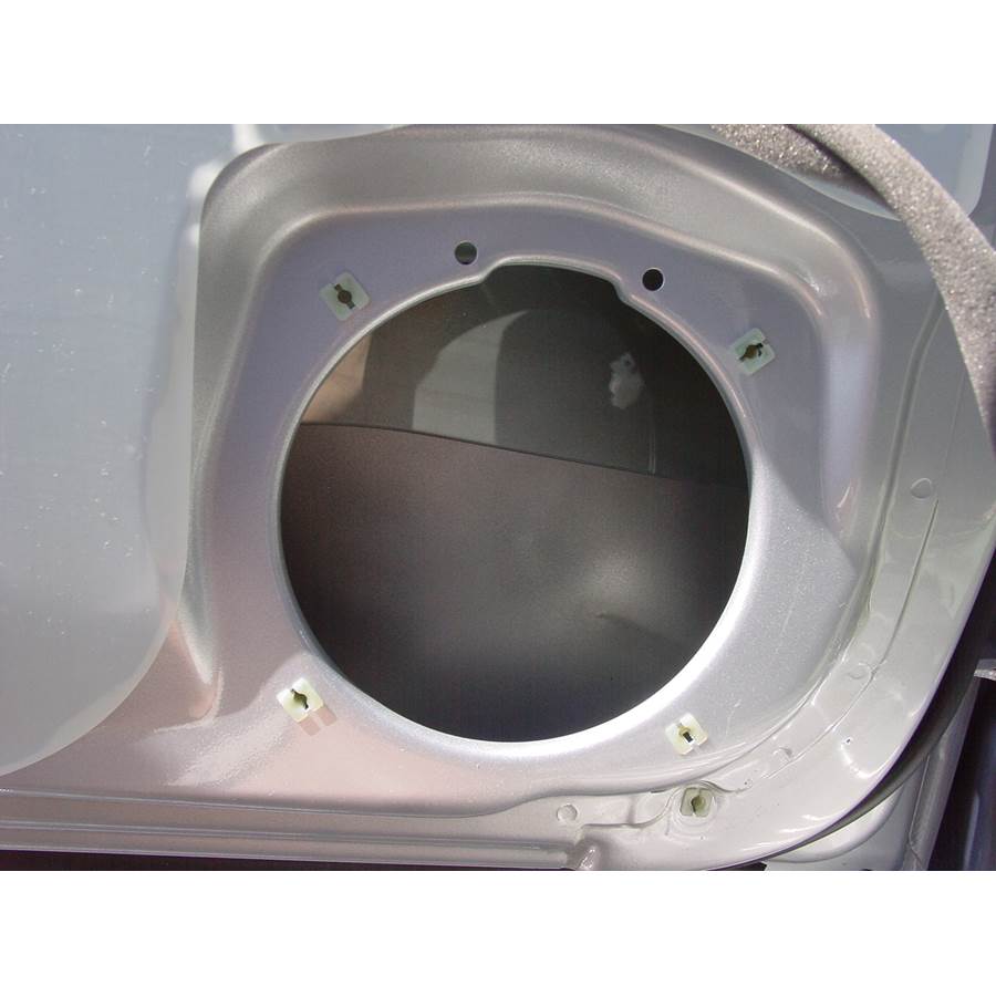 2004 Suzuki Forenza Front door woofer removed