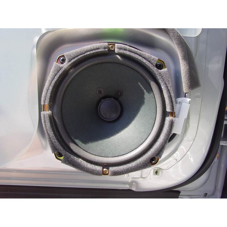 2004 Suzuki Forenza Front door woofer