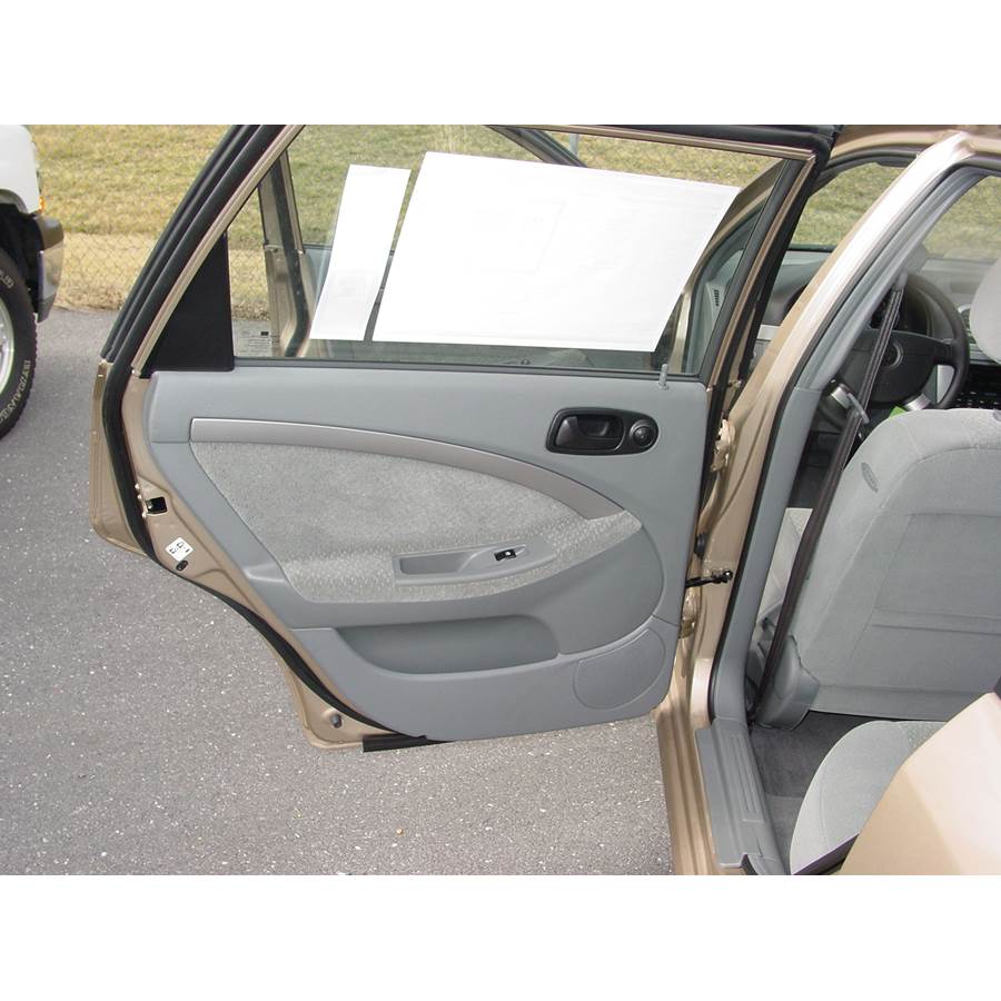 2005 Suzuki Forenza Rear door speaker location