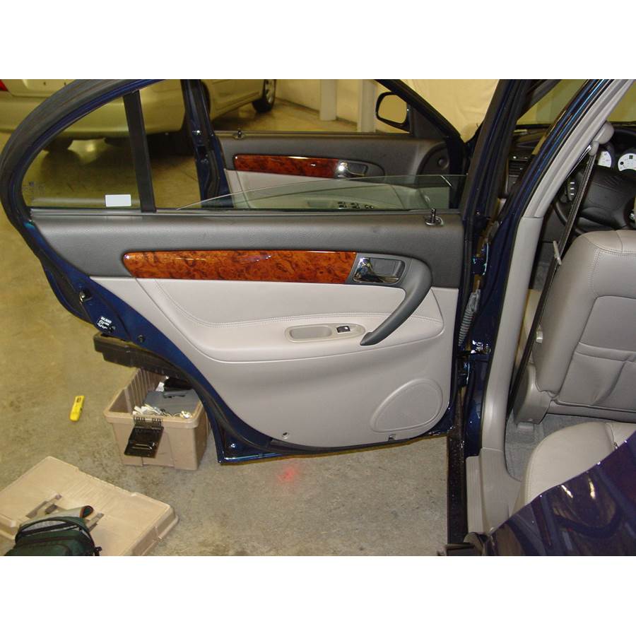 2005 Suzuki Verona Rear door speaker location