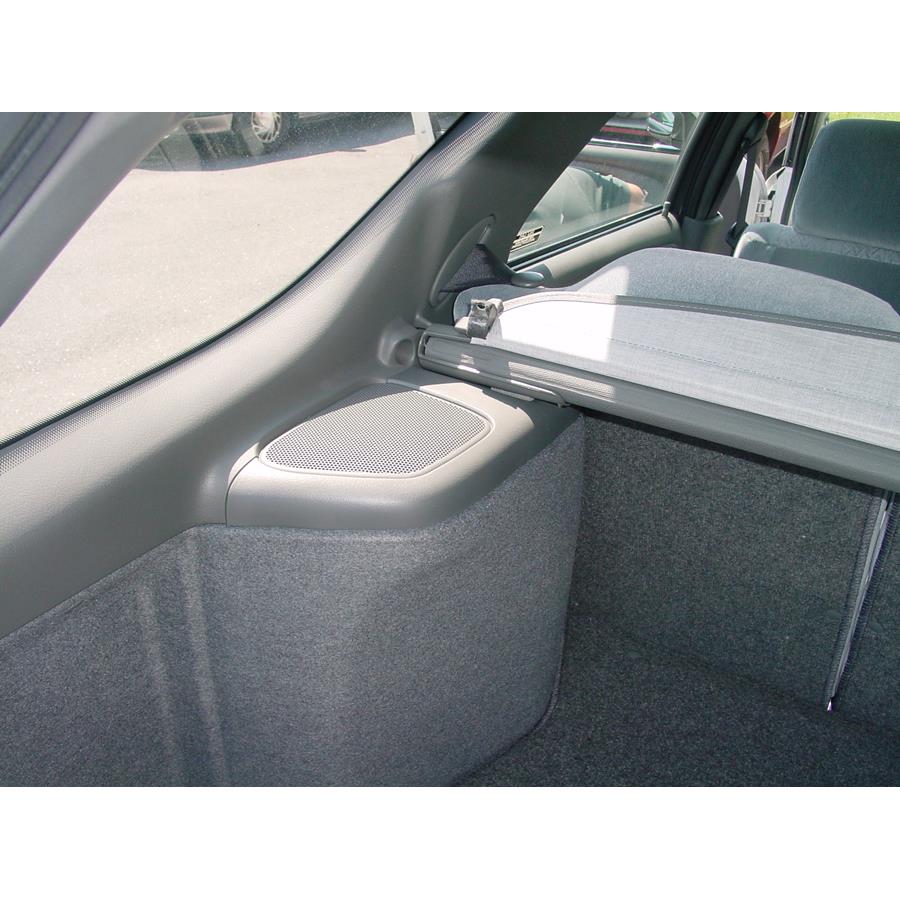 1998 Suzuki Esteem Side panel speaker location