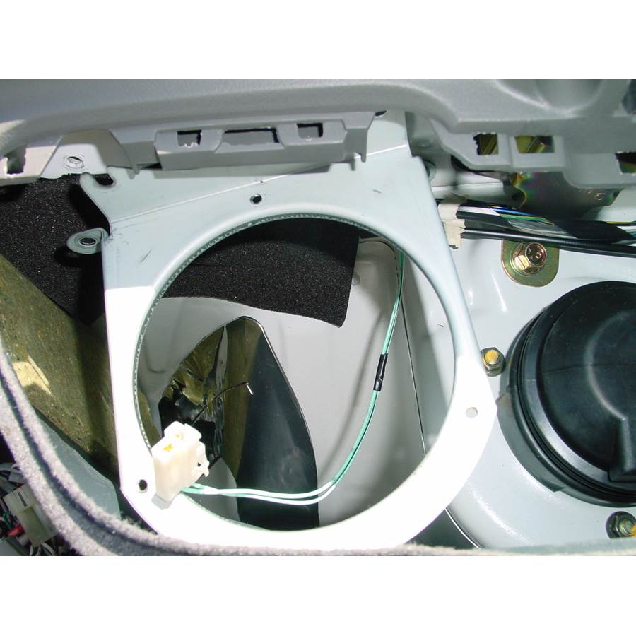 1999 Suzuki Esteem Side panel speaker removed