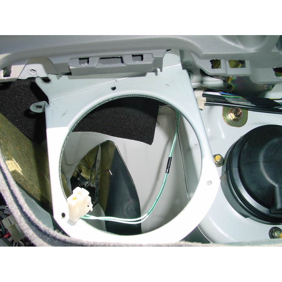 2000 Suzuki Esteem Side panel speaker removed