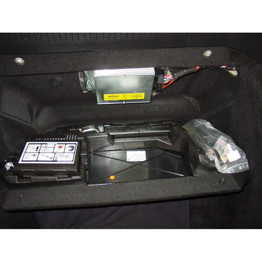 2008 Porsche Boxster Factory amplifier