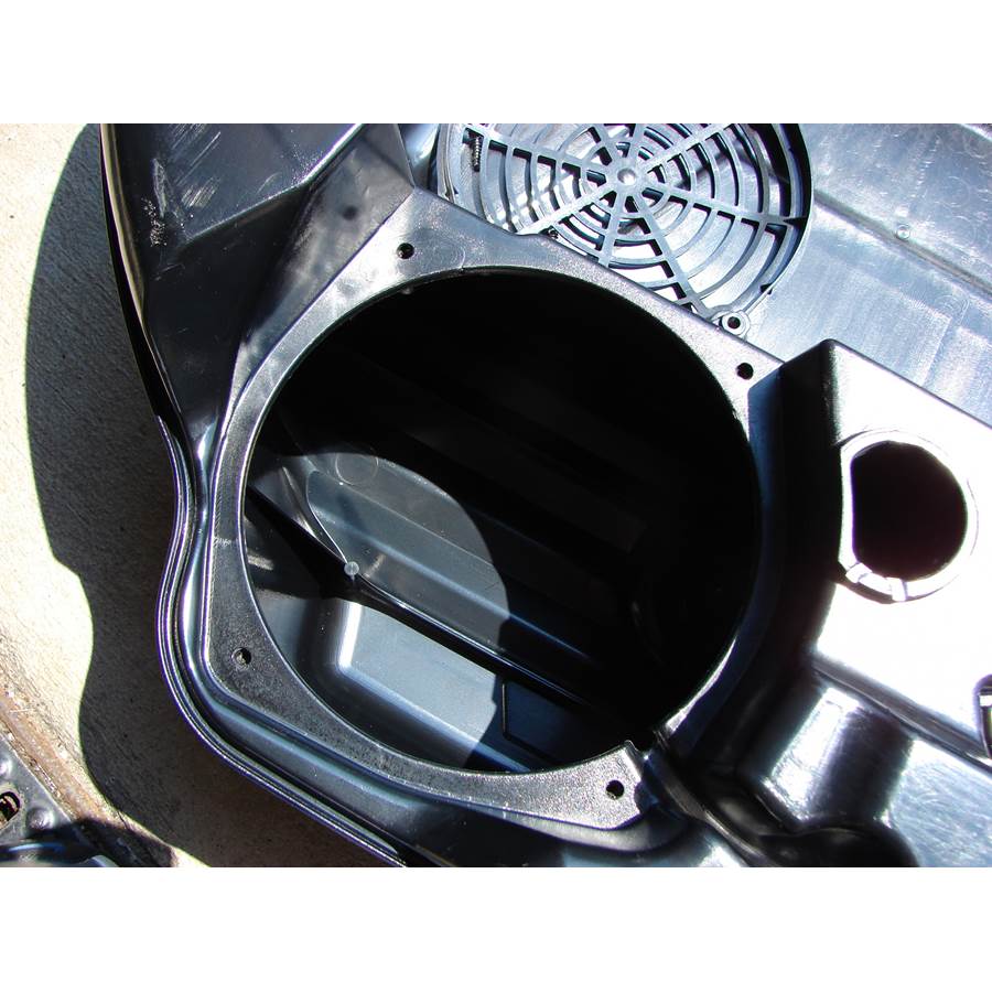 2003 Porsche Cayenne Under cargo floor speaker removed