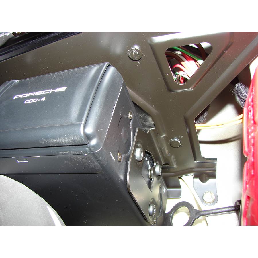 2004 Porsche Cayenne Factory amplifier