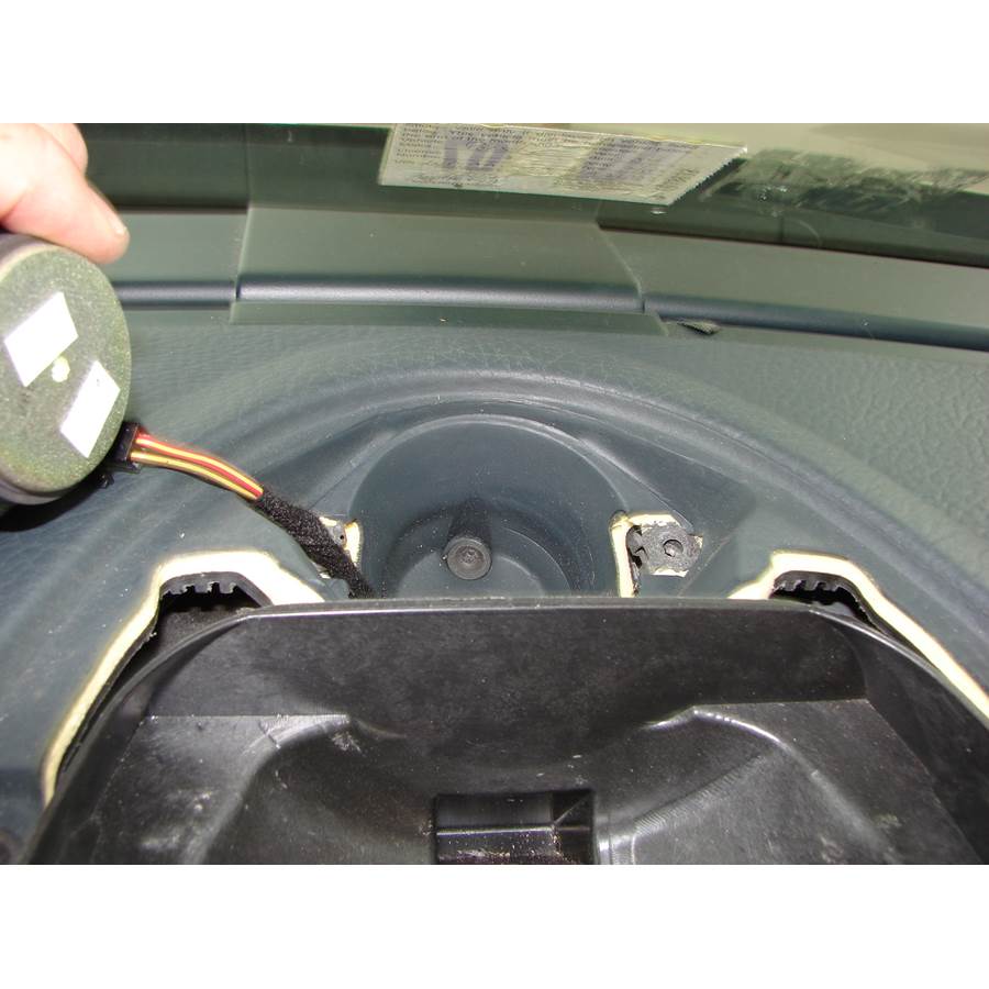 2006 Porsche Cayenne Center dash speaker removed