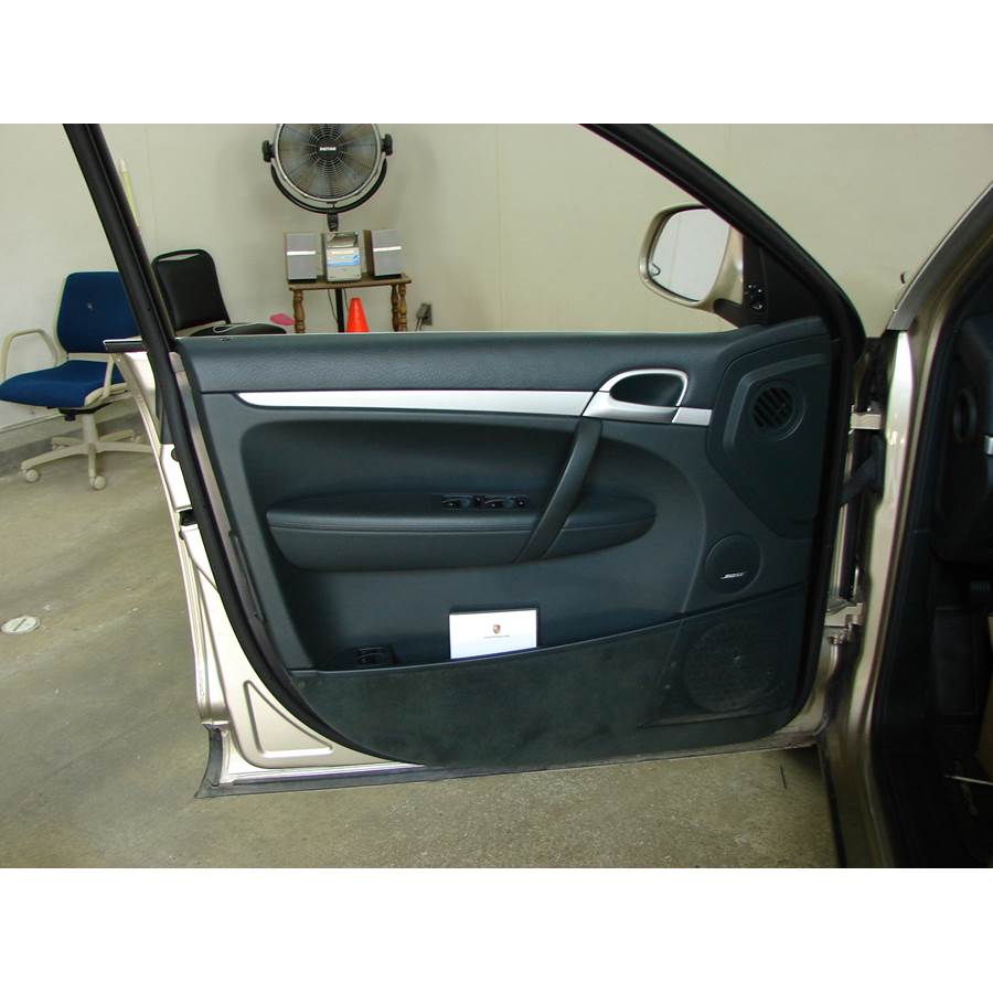 2005 Porsche Cayenne Front door speaker location