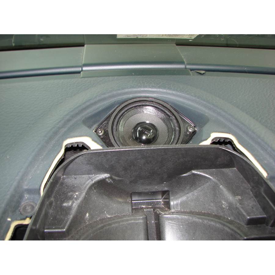 2005 Porsche Cayenne Center dash speaker