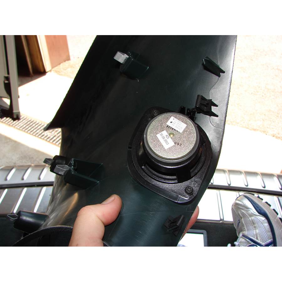 2005 Porsche Cayenne Rear pillar speaker