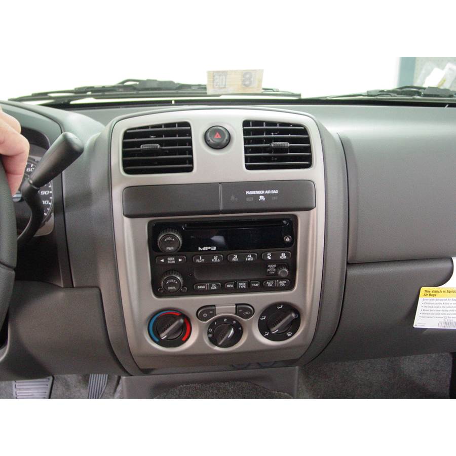 2006 Isuzu i280 Factory Radio