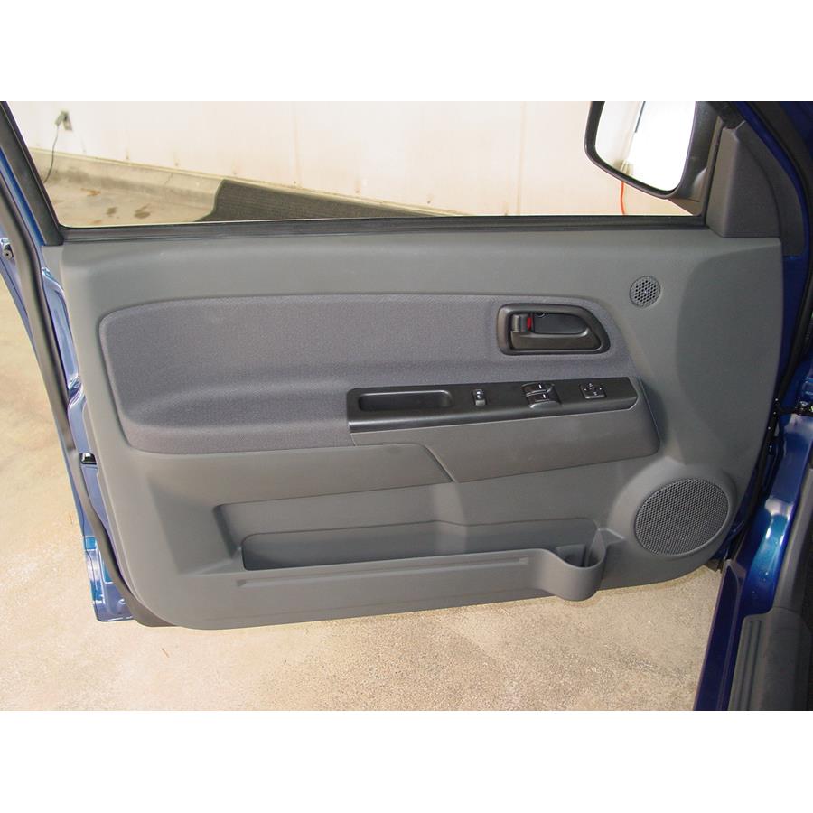 2008 Isuzu i290 Front door speaker location