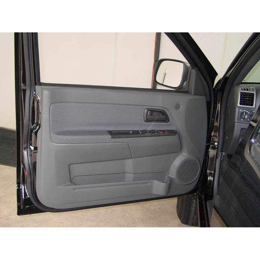 2006 Isuzu i350 Front door speaker location