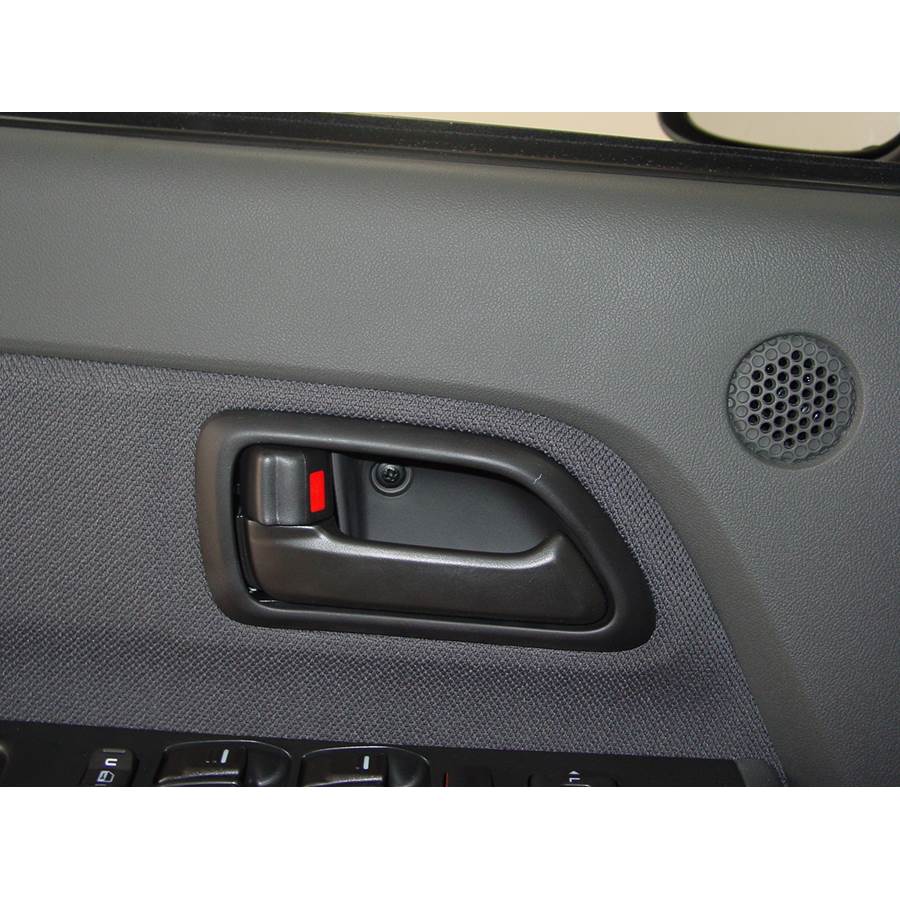 2007 Isuzu i370 Front door tweeter location