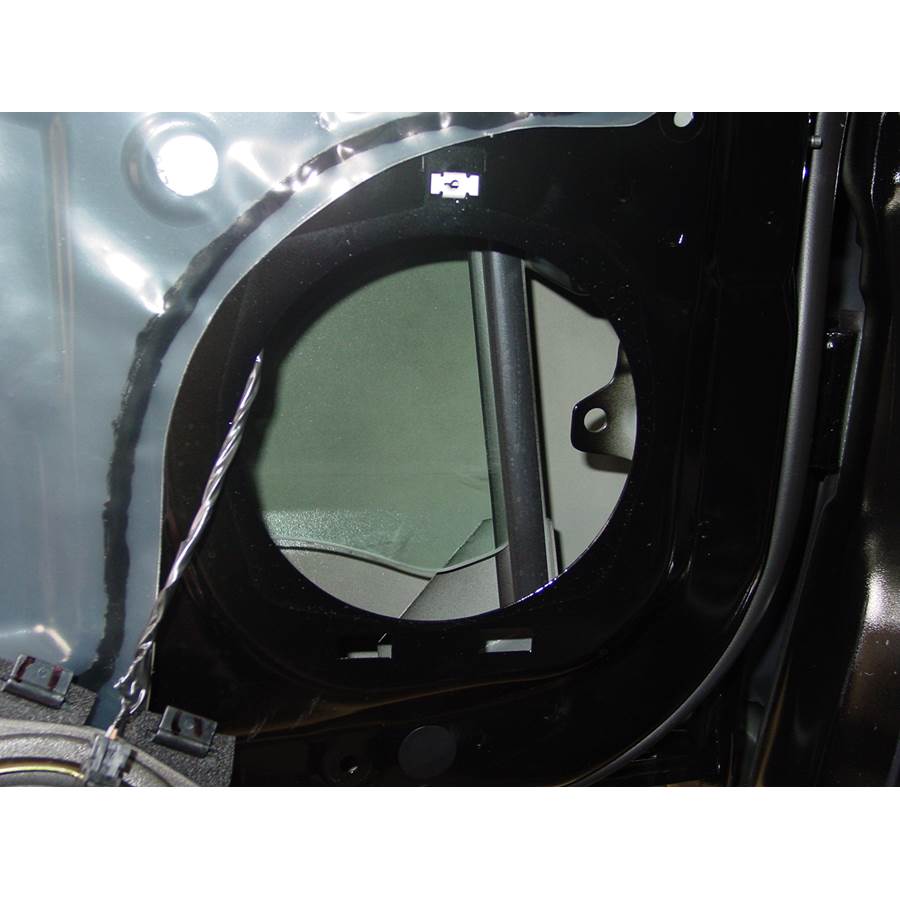 2007 Isuzu i370 Front door woofer removed