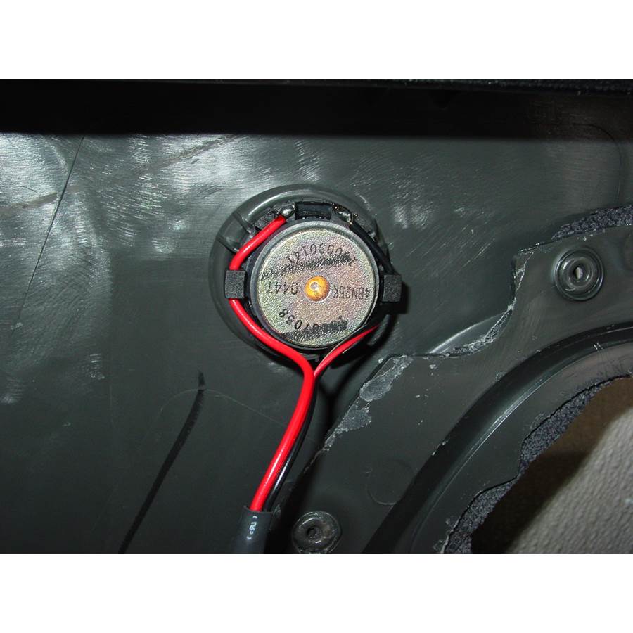 2008 Isuzu i370 Front door tweeter