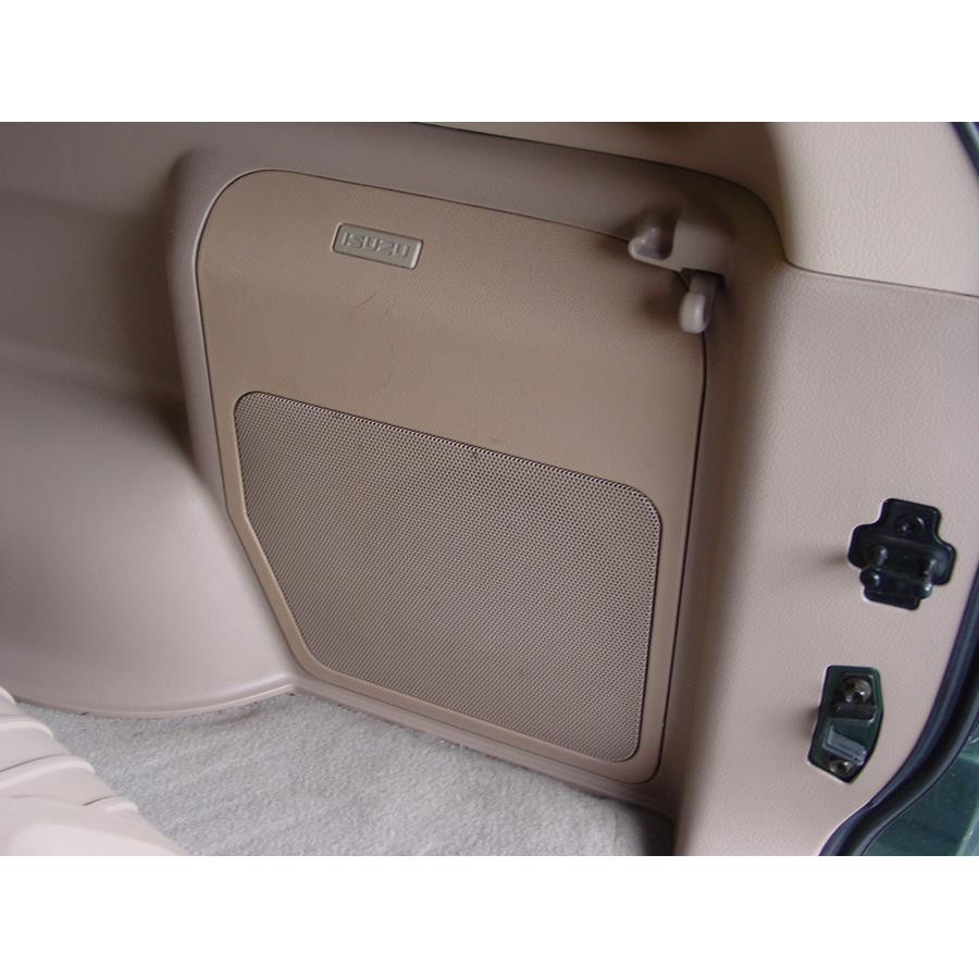 2002 Isuzu Rodeo Far-rear side speaker location