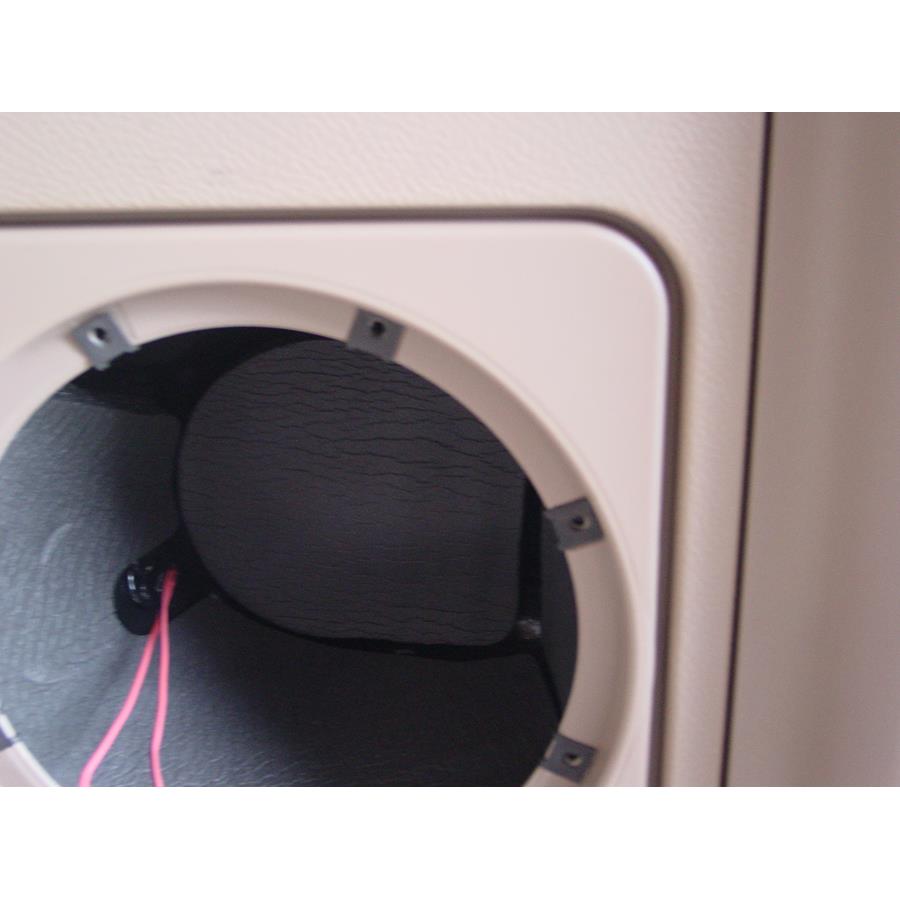 2002 Isuzu Rodeo Far-rear side speaker removed