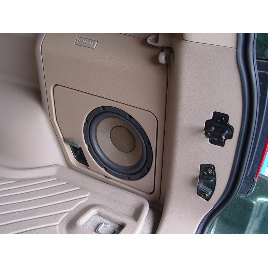 2003 Isuzu Rodeo Far-rear side speaker