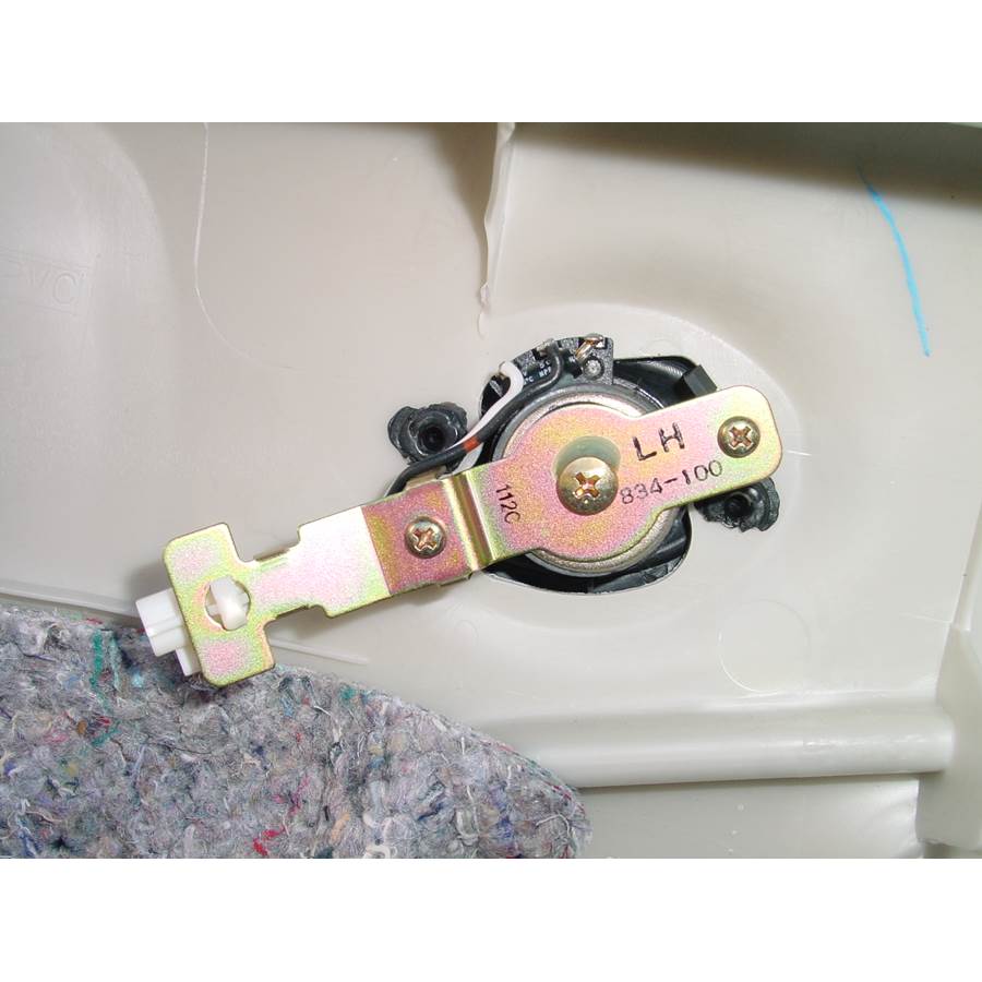 2003 Isuzu Axiom Front door tweeter