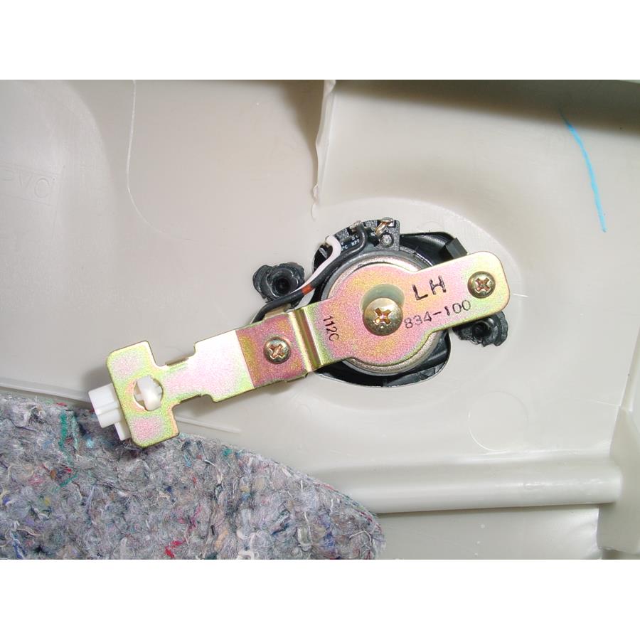 2004 Isuzu Axiom Front door tweeter