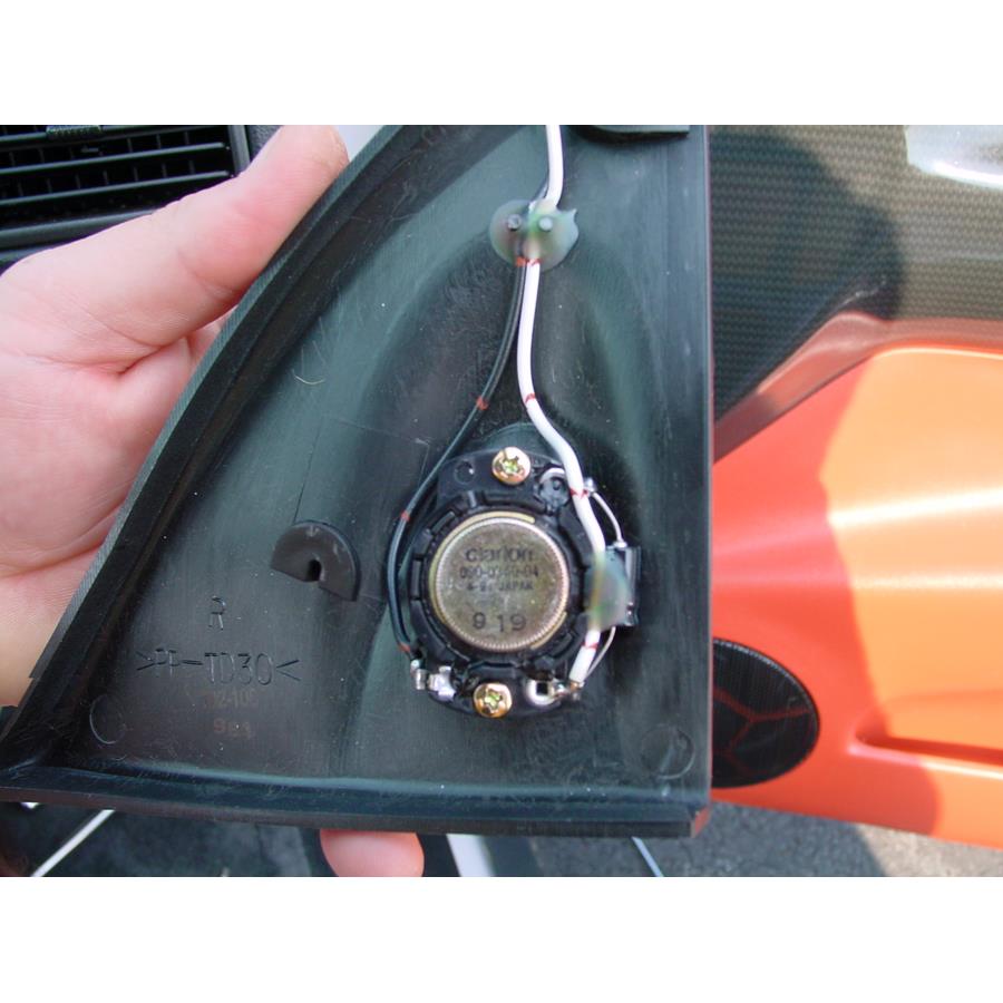 2001 Isuzu VehiCROSS Front door tweeter