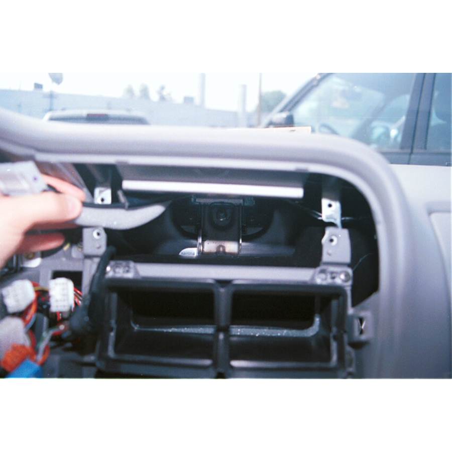 1995 Isuzu Rodeo Factory radio removed