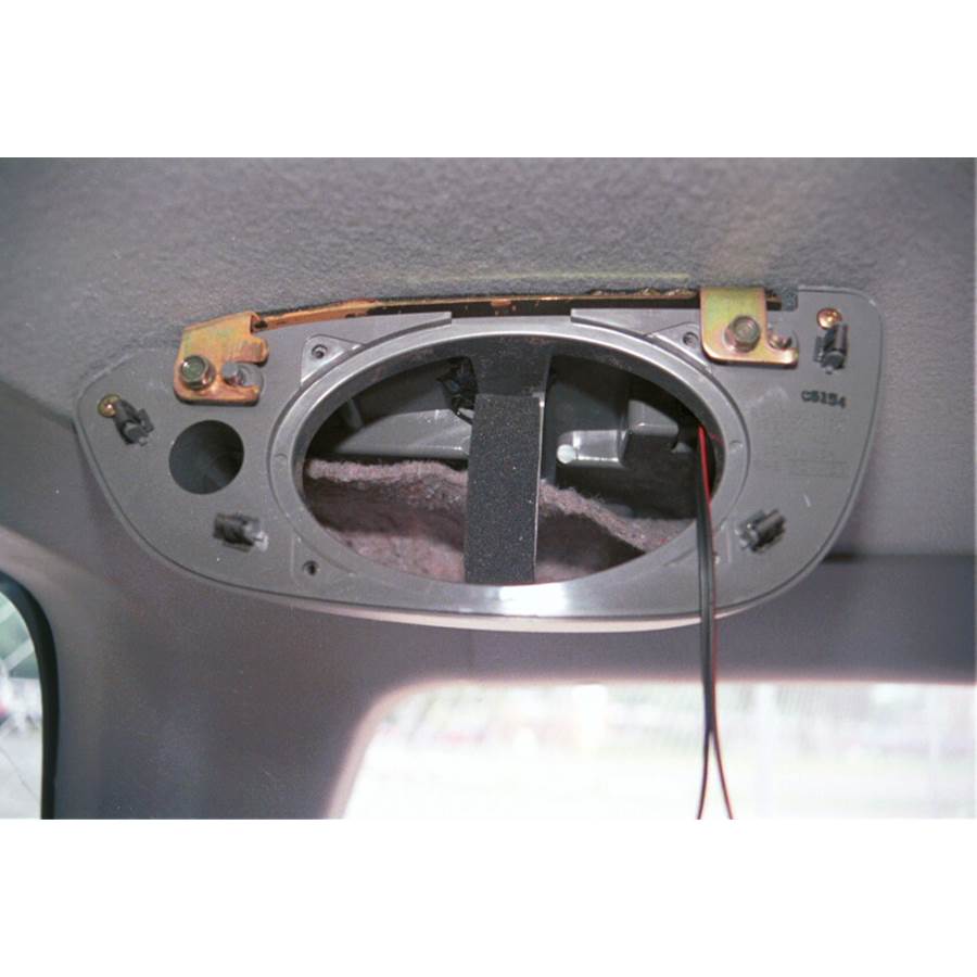 1995 Isuzu Rodeo Rear pillar speaker removed