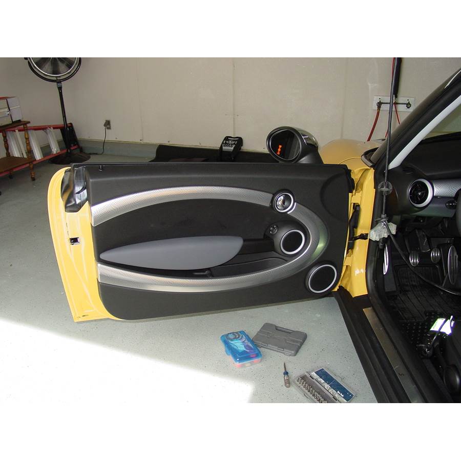 2009 MINI Cooper Front door speaker location