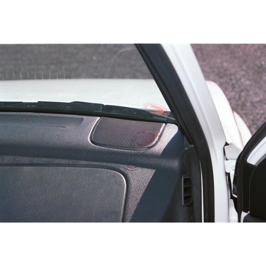 1997 Geo Tracker Dash speaker location