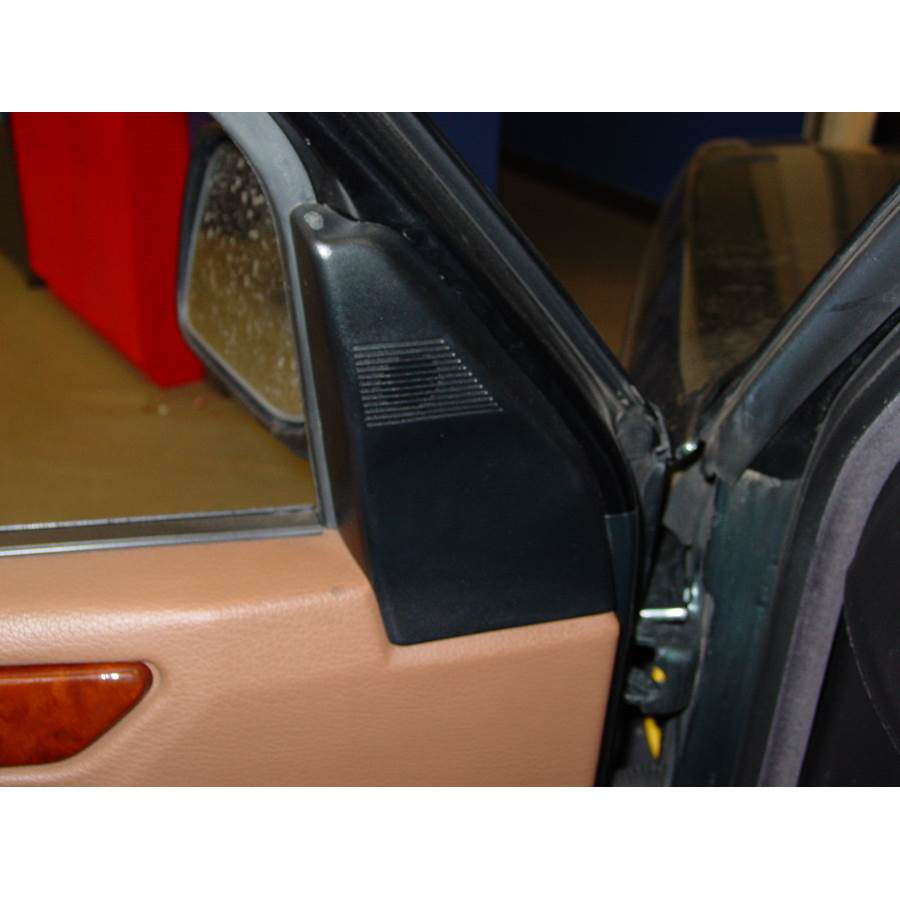 1997 Land Rover Range Rover Front door tweeter location