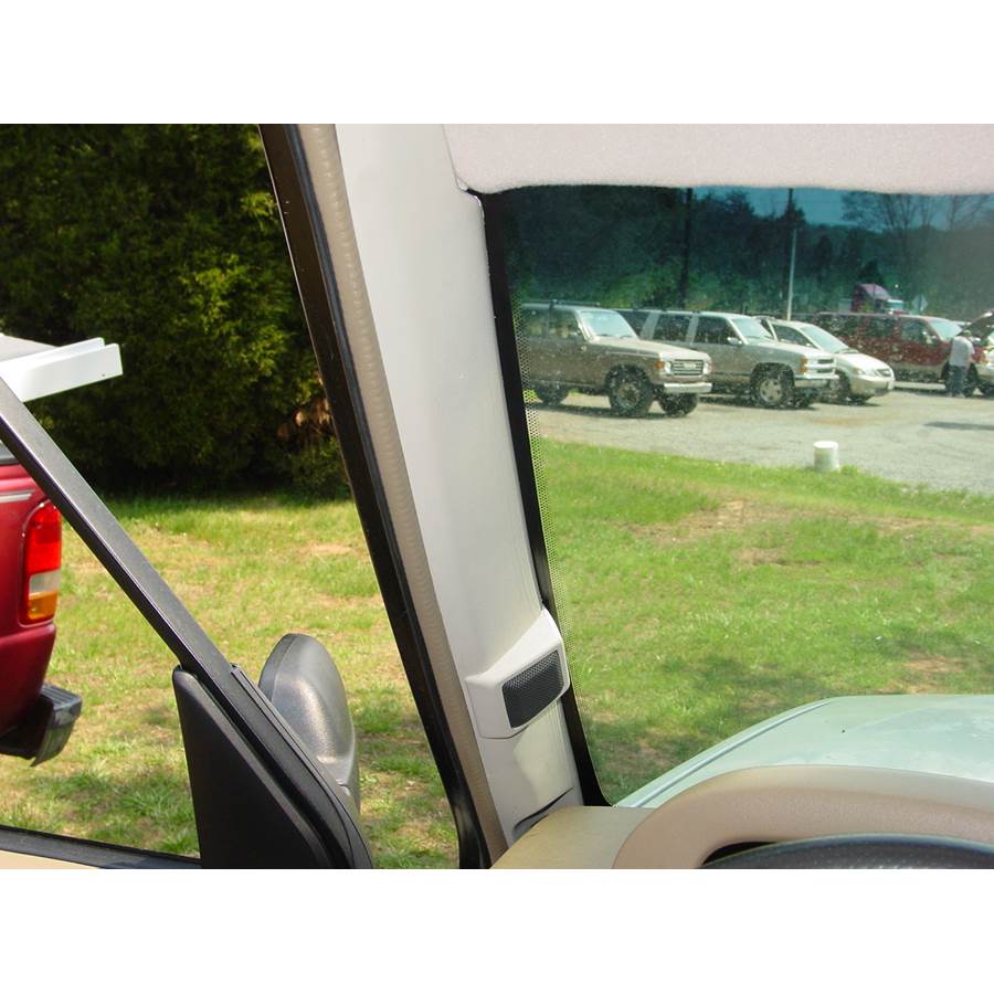 1995 Land Rover Discovery Front pillar speaker location