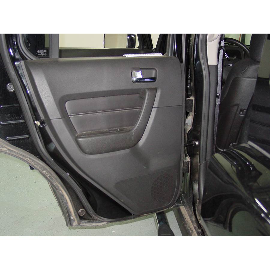 2008 Hummer H3 Rear door speaker location