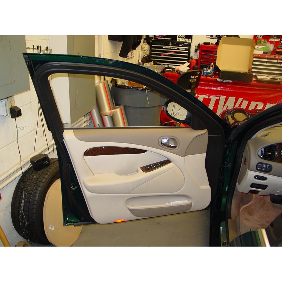 2005 Jaguar S-Type Front door speaker location