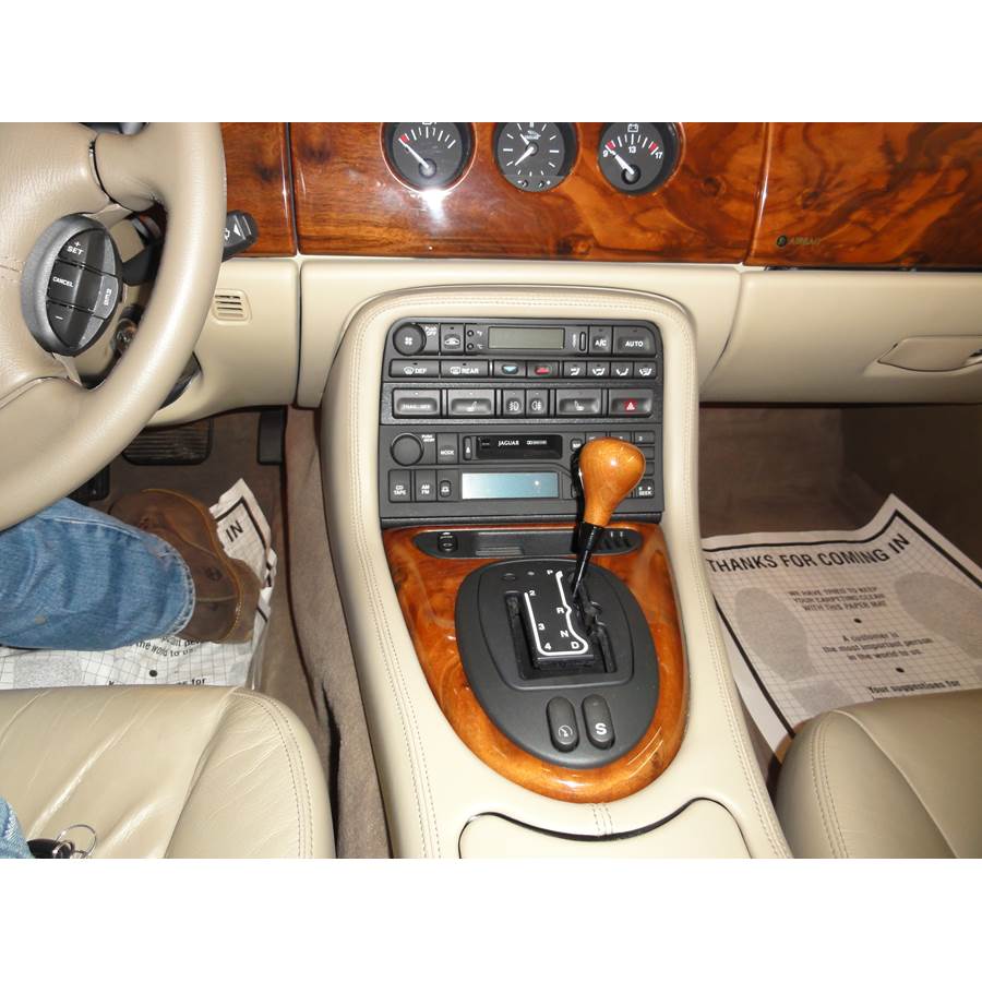 2002 Jaguar XK8 Factory Radio