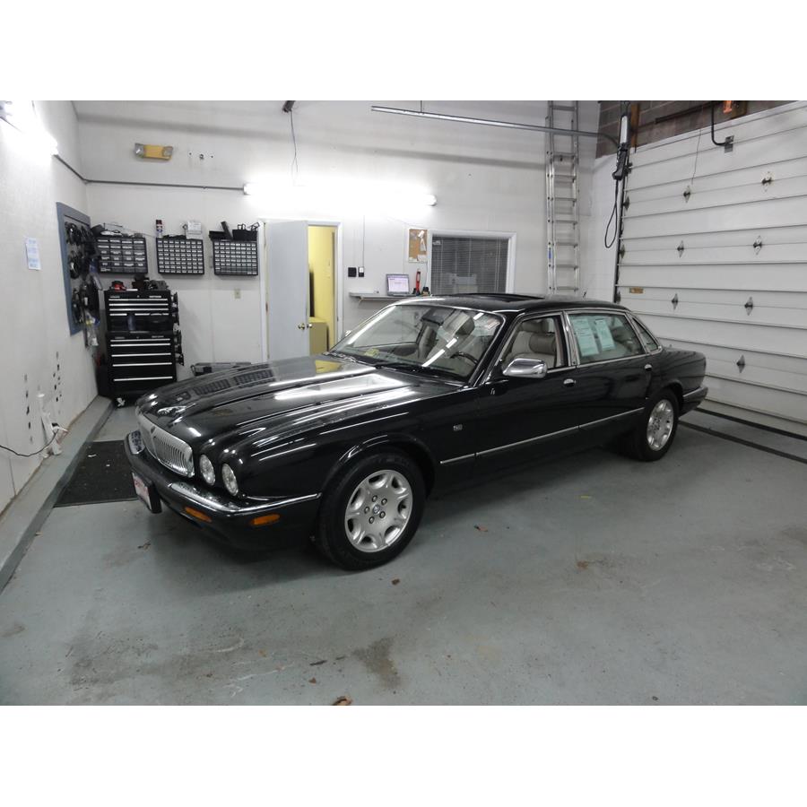 2003 Jaguar Super V8 Exterior